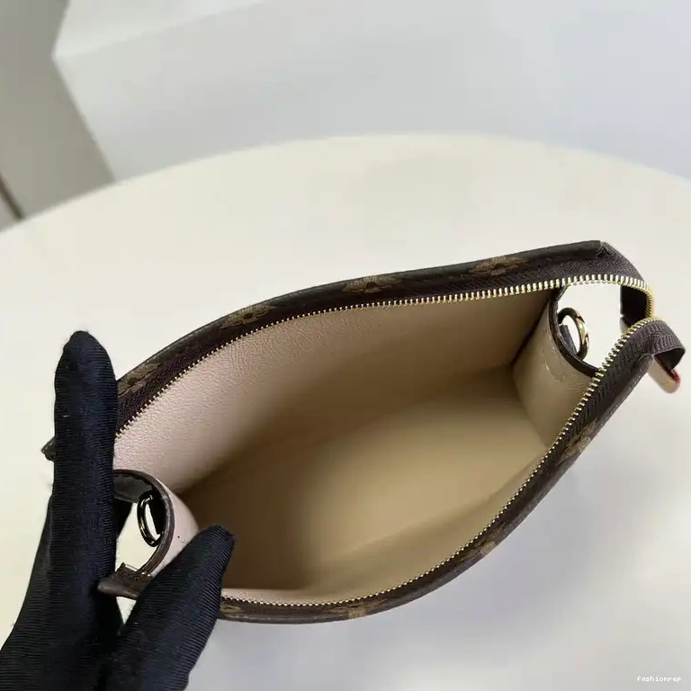 Fashionrep 2204YA0041 Bag LV 0716